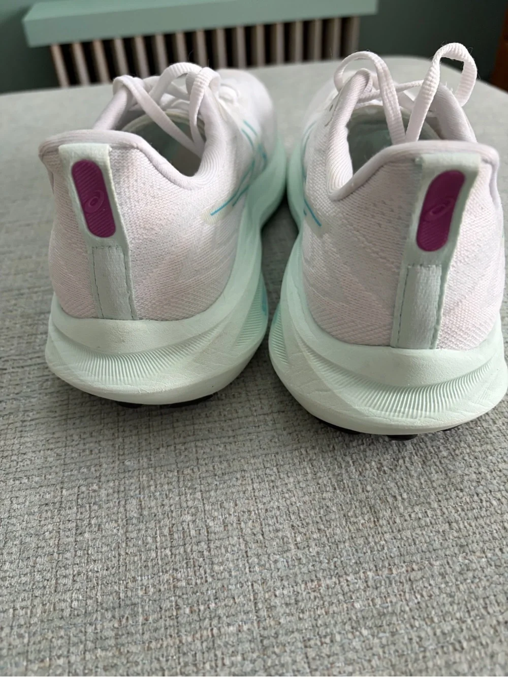 ASICS Gt-2000 13 Running Shoes. White/Soothing Sea. 9.5